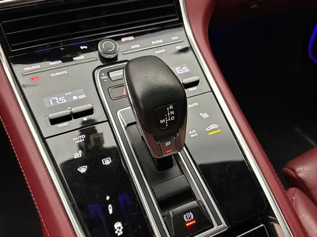 Porsche Panamera, миниатюра 17