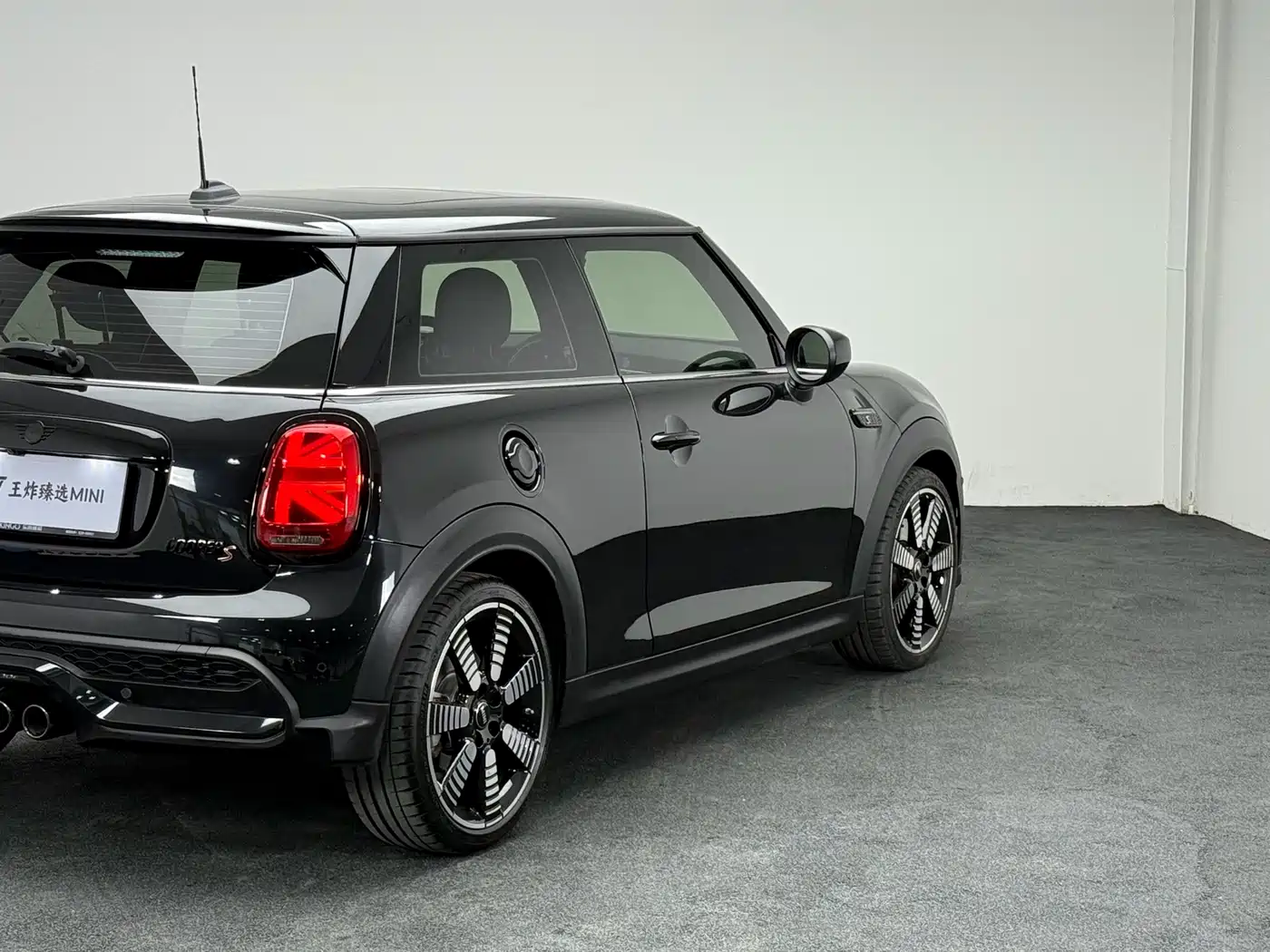 MINI 2023 2.0T COOPER S Artist фото 19