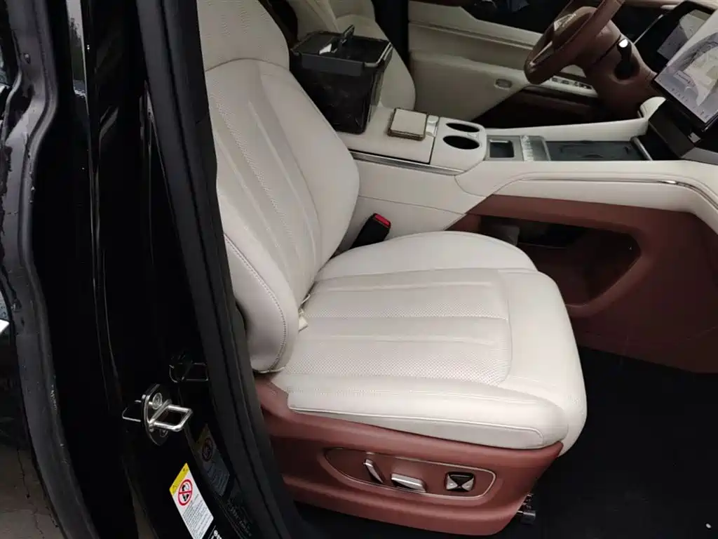 BYD Xia 2025 DM-i 1.5T 180km Excellence фото 25