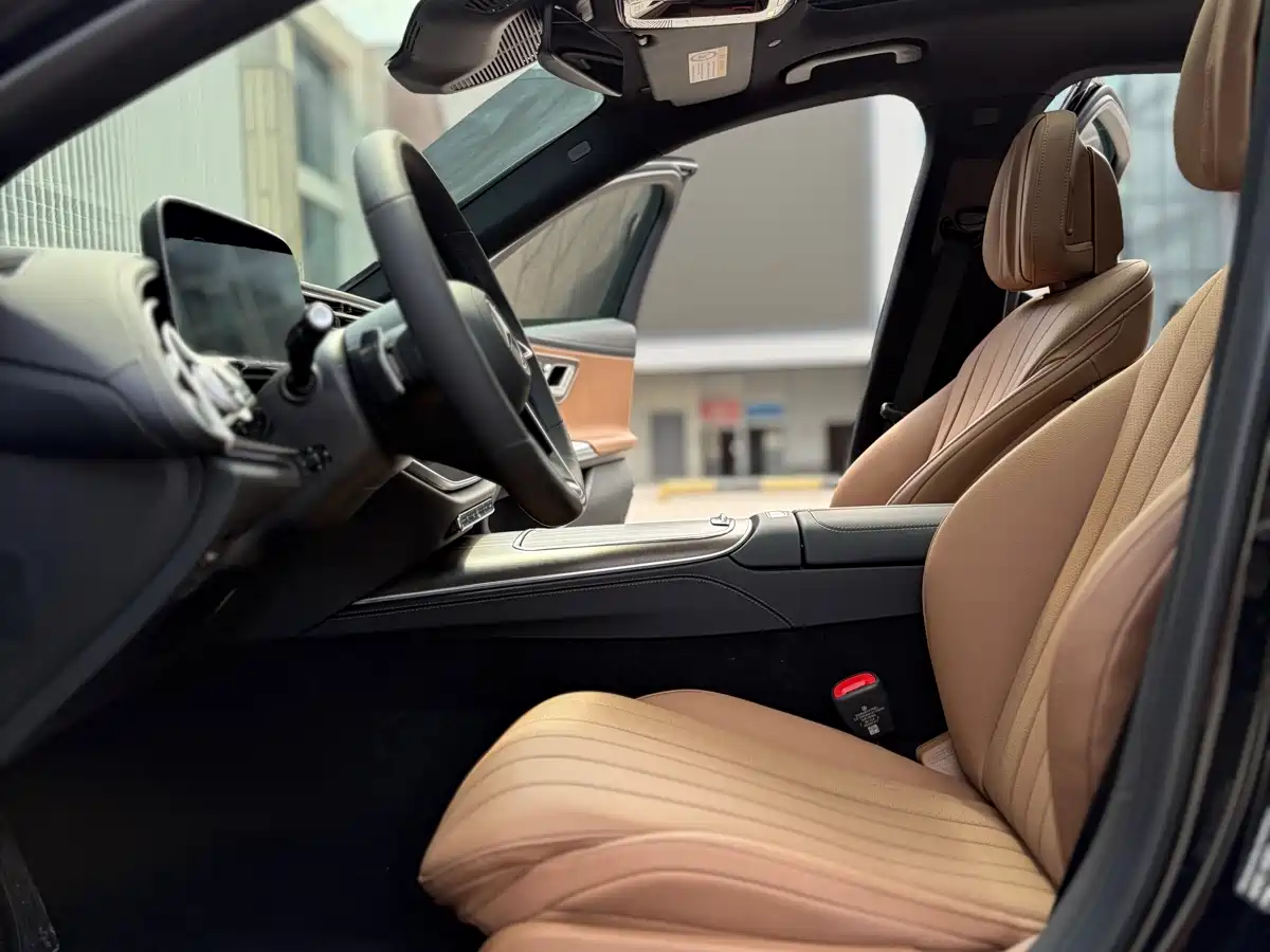 Mercedes-Benz E-Class 2025 E 300 L Luxury фото 8