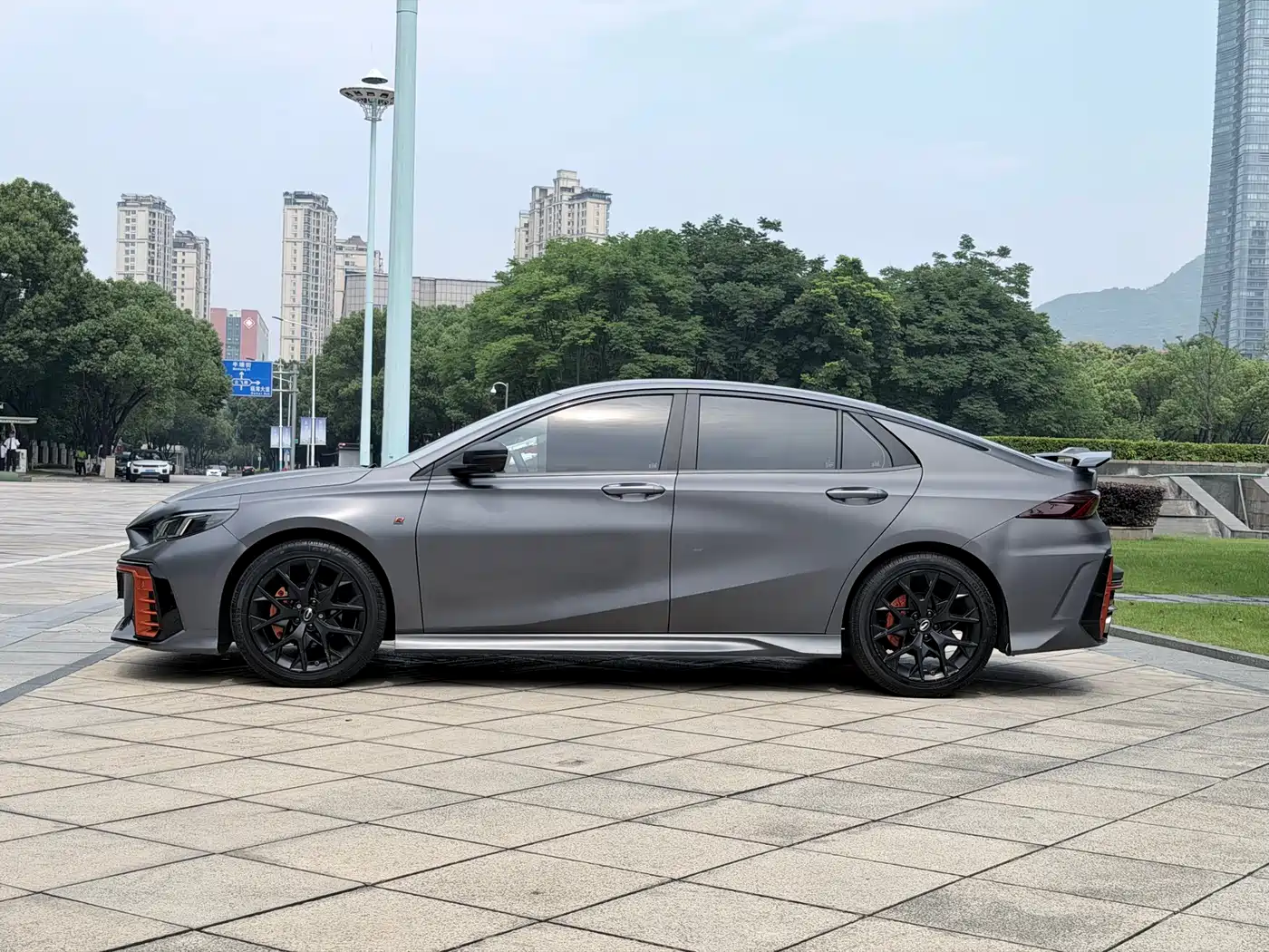 GAC Trumpchi Trumpchi Emkoo 2022 270T DCT J16 R-style Track Edition фото 4