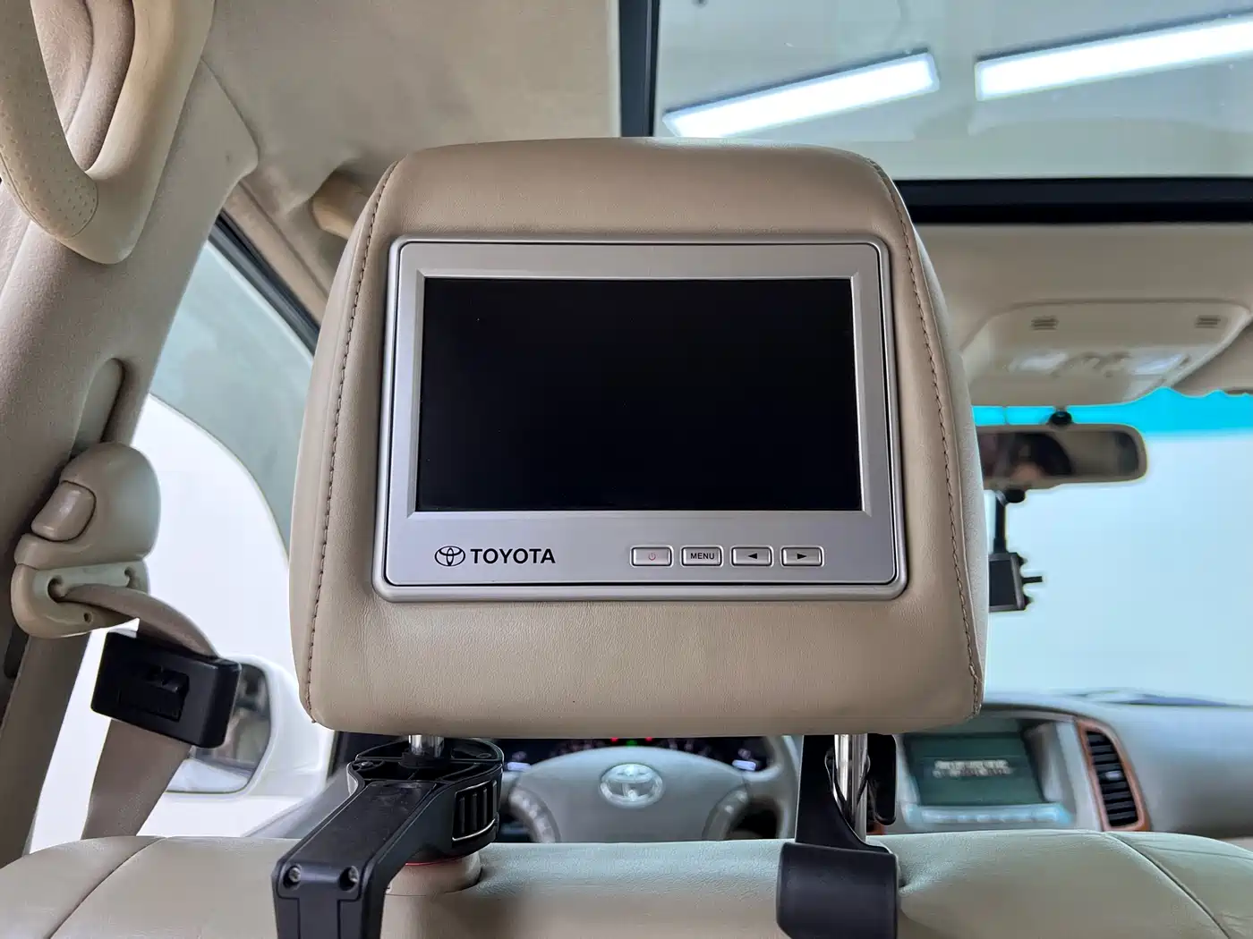 Toyota Land Cruiser 2005 Model 4.7L Automatic VX-R Luxury DVD Edition фото 27
