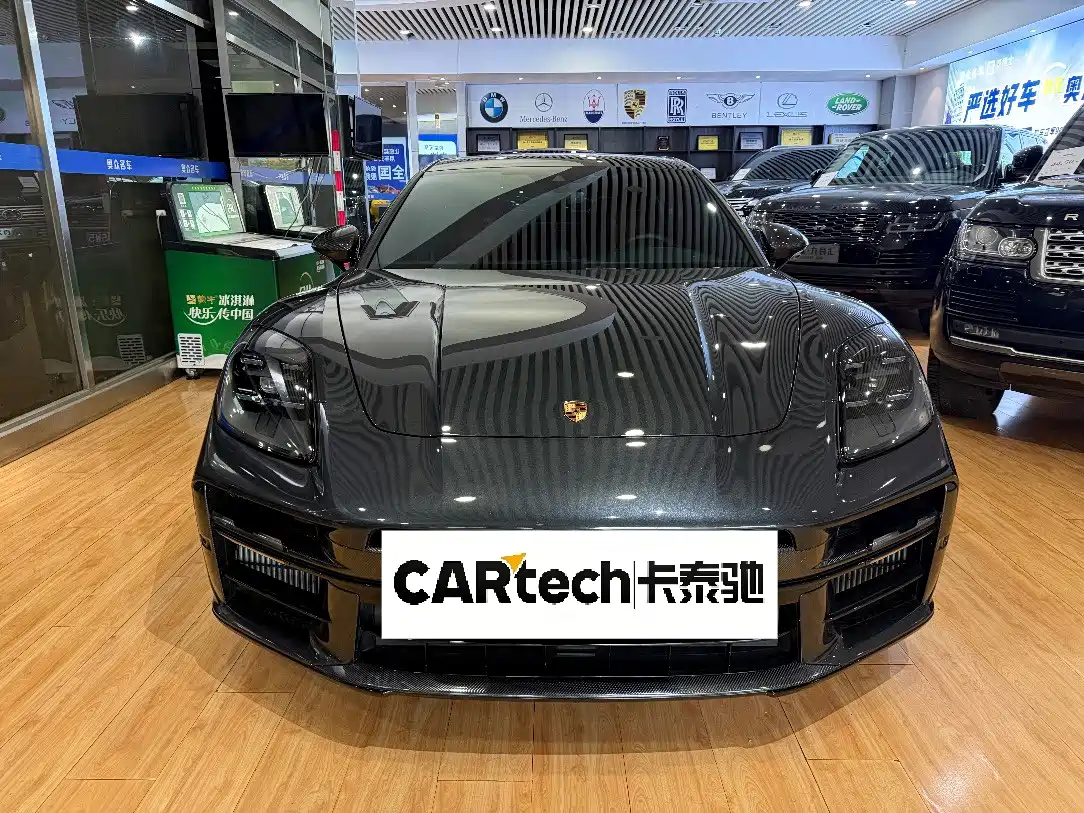 Photo 1 - Porsche Panamera