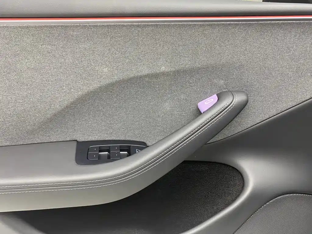 Фото 24 - Tesla Model 3