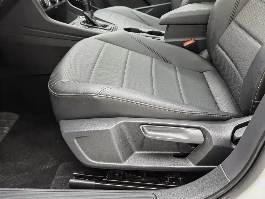 Volkswagen Lavida 2022 1.5L Auto Comfort Edition фото 20