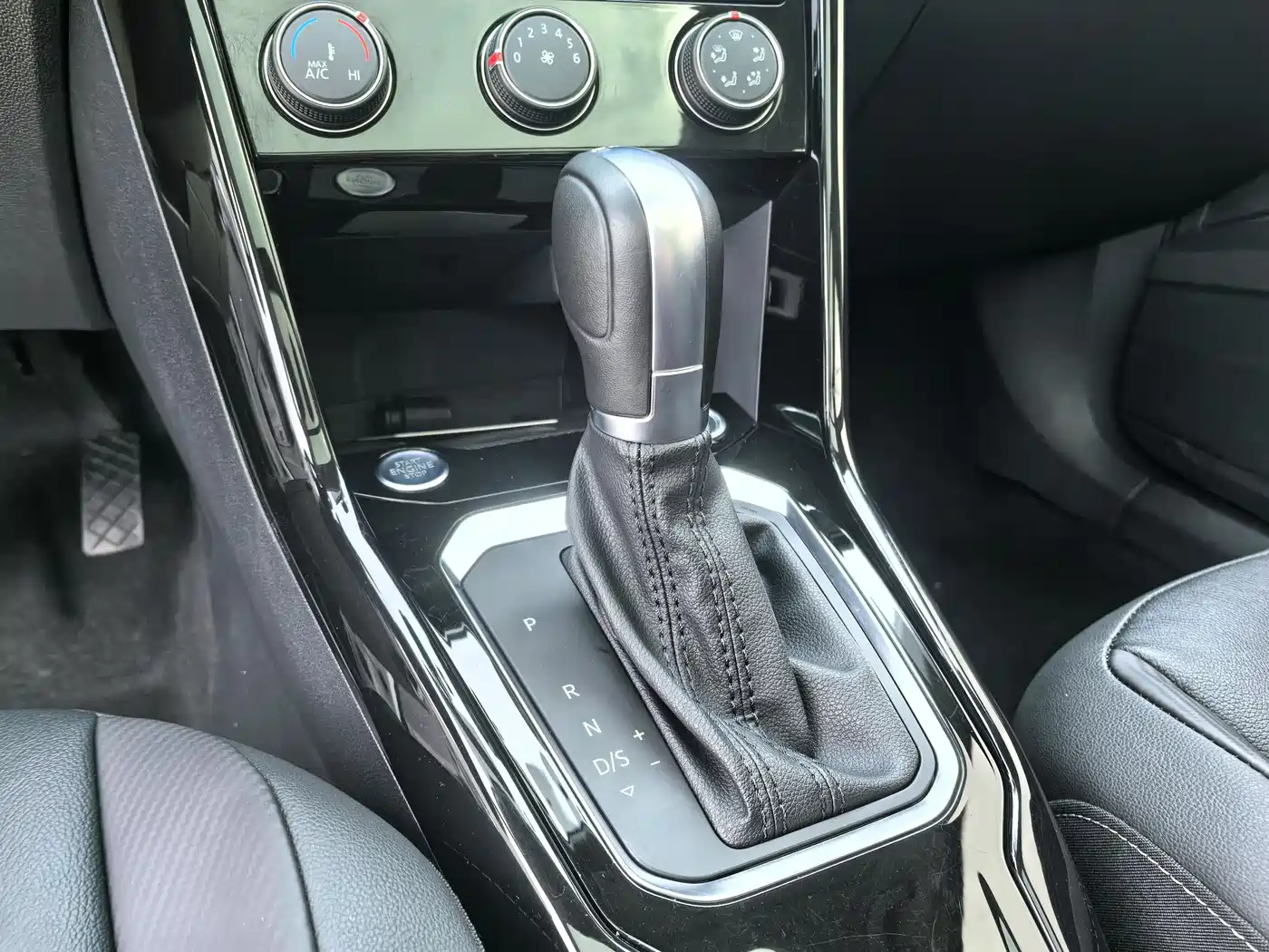 Volkswagen T-ROC 2022 280TSI DSG 2WD Comfort PLUS фото 11