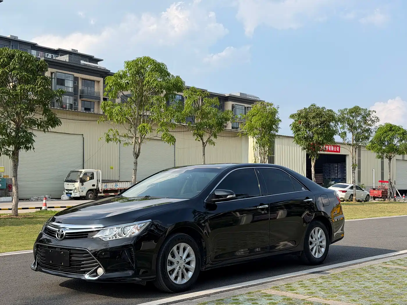 Toyota Camry 2016 2.0G 10th Anniversary Leading Edition фото 13