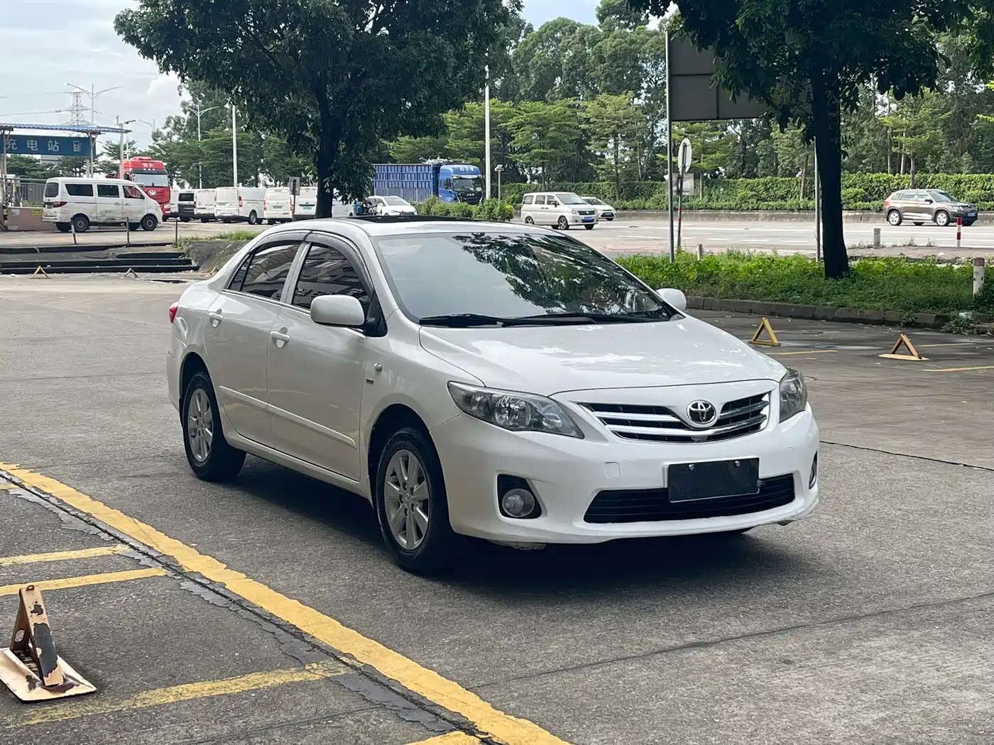 Photo 3 - Toyota Corolla
