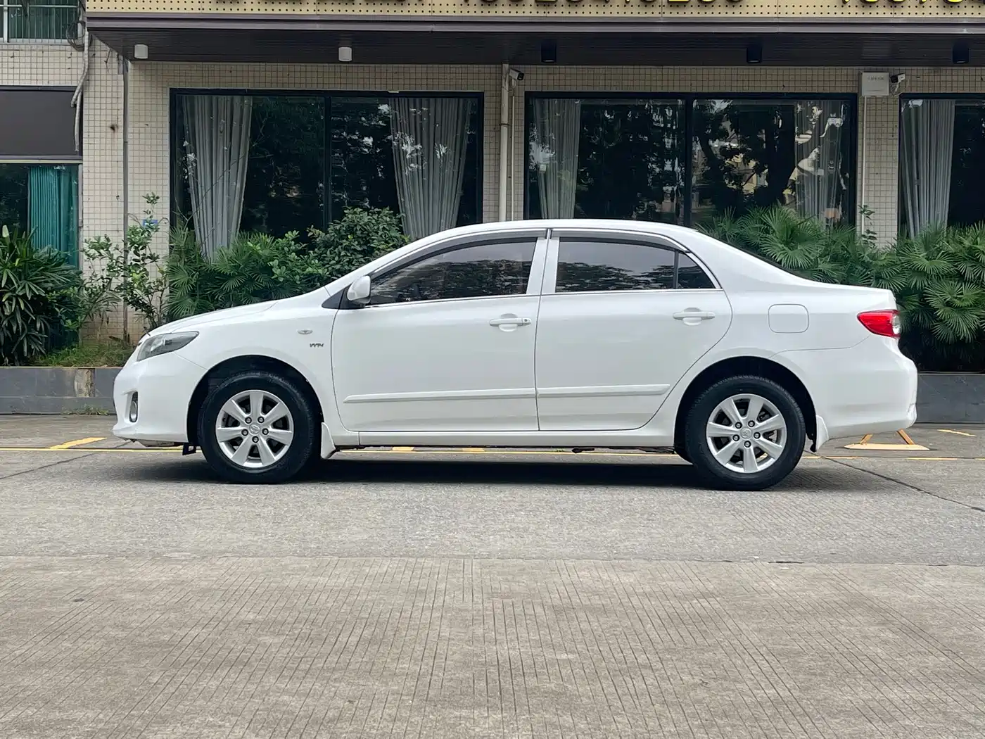 Photo 8 - Toyota Corolla