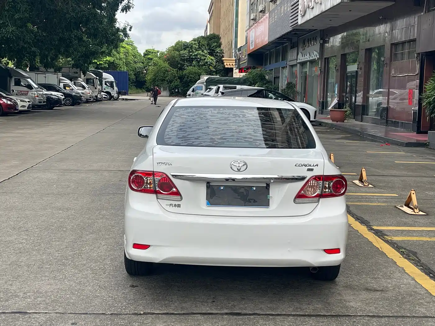 Photo 10 - Toyota Corolla