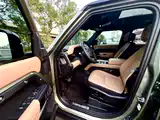 Photo 9 - Land Rover Defender