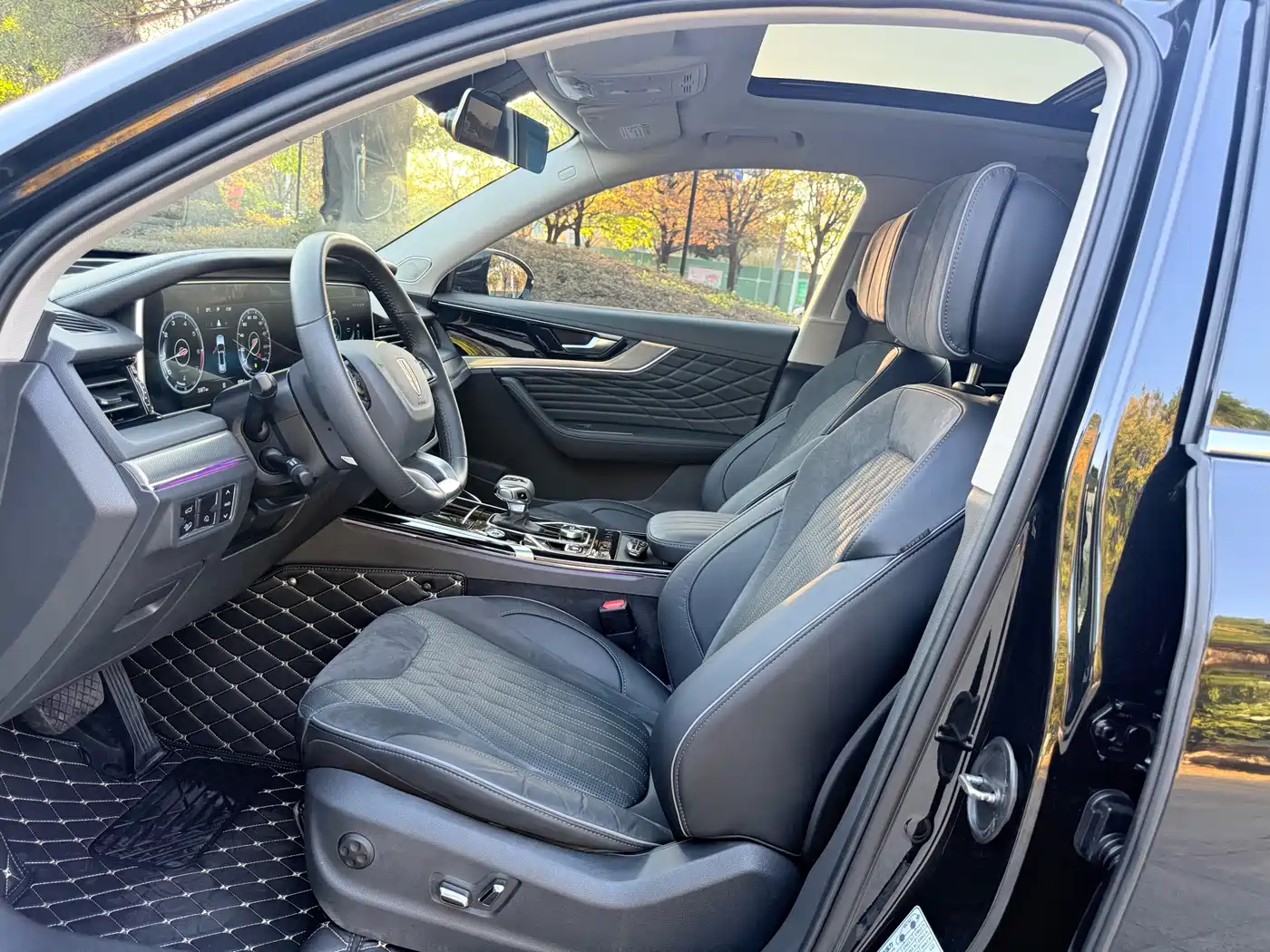 Hongqi HS5 2022 Facelift 2.0T Smart Flag Enjoyment Edition фото 5