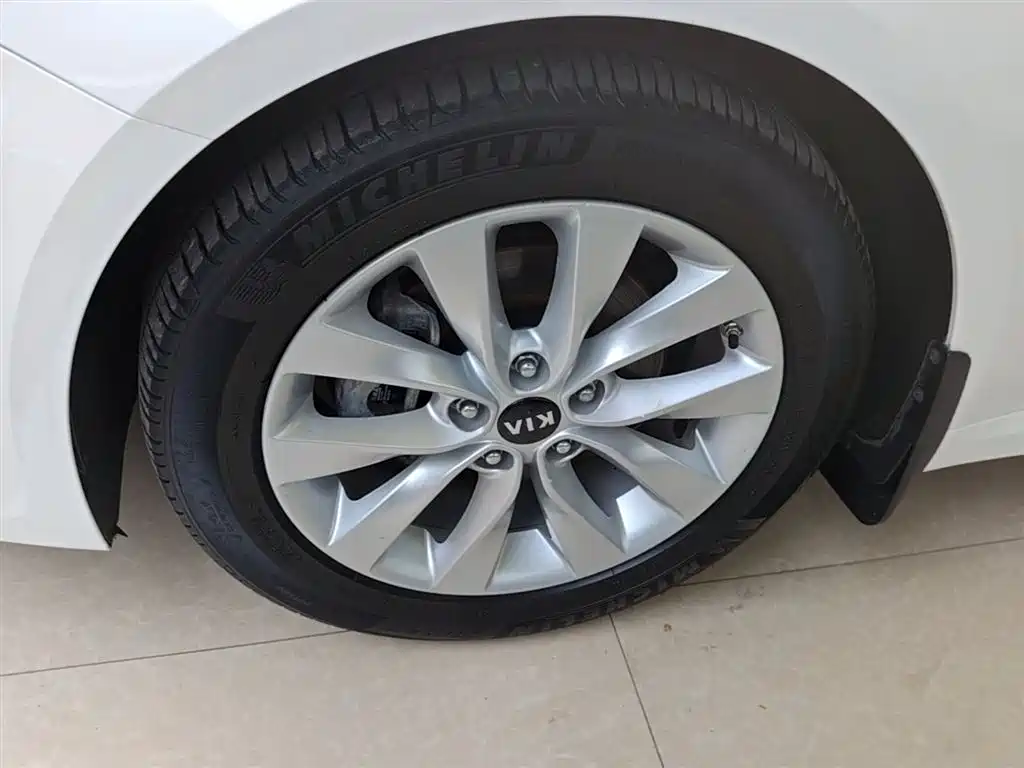 Kia K5 2016 1.6T Automatic LUX фото 23