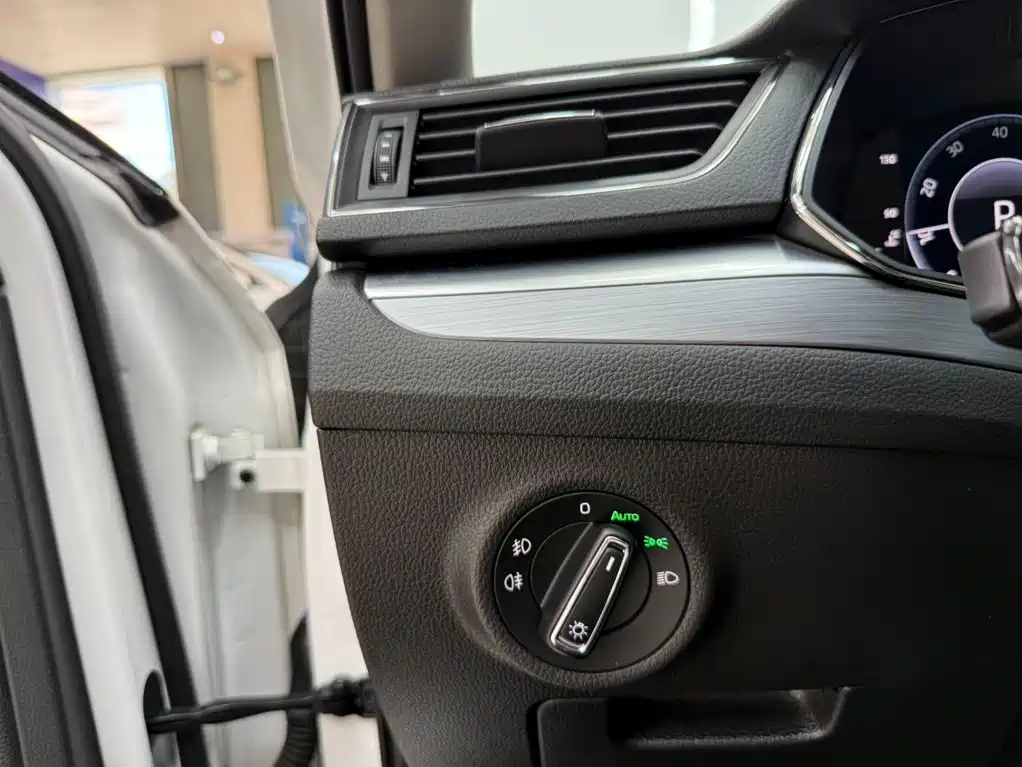 Škoda Superb 2024 2023 Facelift TSI280 DSG Premium Edition
