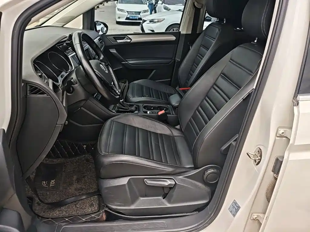 Volkswagen Touran 2019 2018 Touran L 280TSI DSG Frontier Edition 7-Seater China V