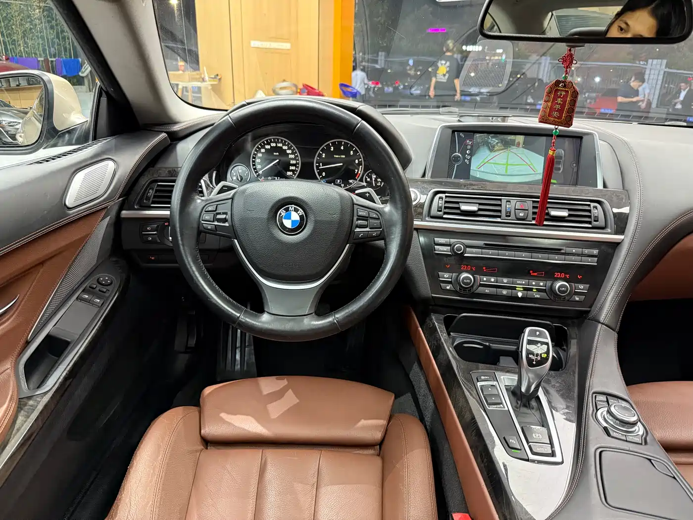 BMW 6 Series 2012 650i Coupe фото 21