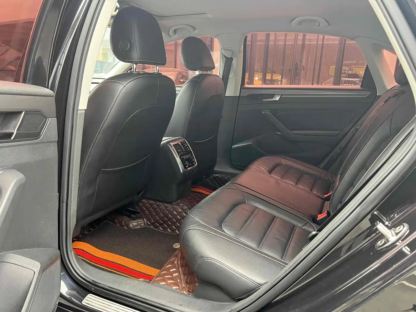 Volkswagen Passat 2017 330TSI DSG Prestige фото 6