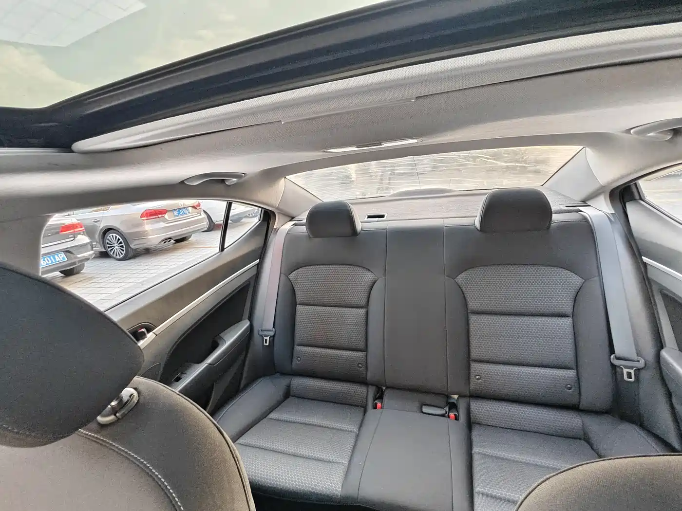 Hyundai Elantra 2016 Model 1.6L Automatic Smart Elite фото 17