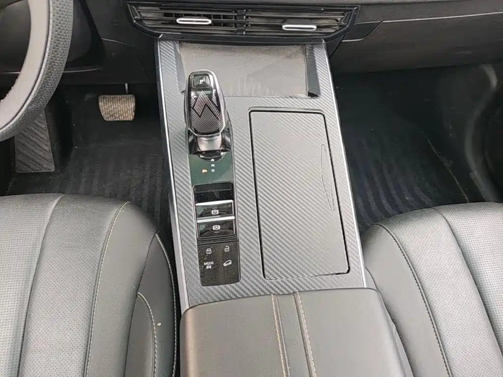 Фото 14 - Roewe RX5 MAX