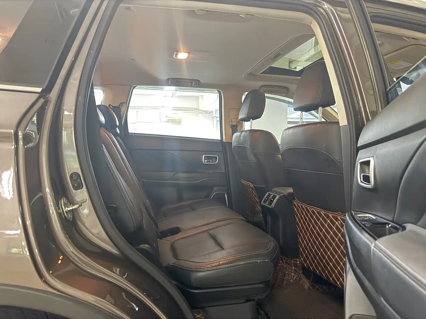 Mitsubishi Outlander 2019 2.4L 4WD Deluxe Edition 7-Seater China VI фото 9
