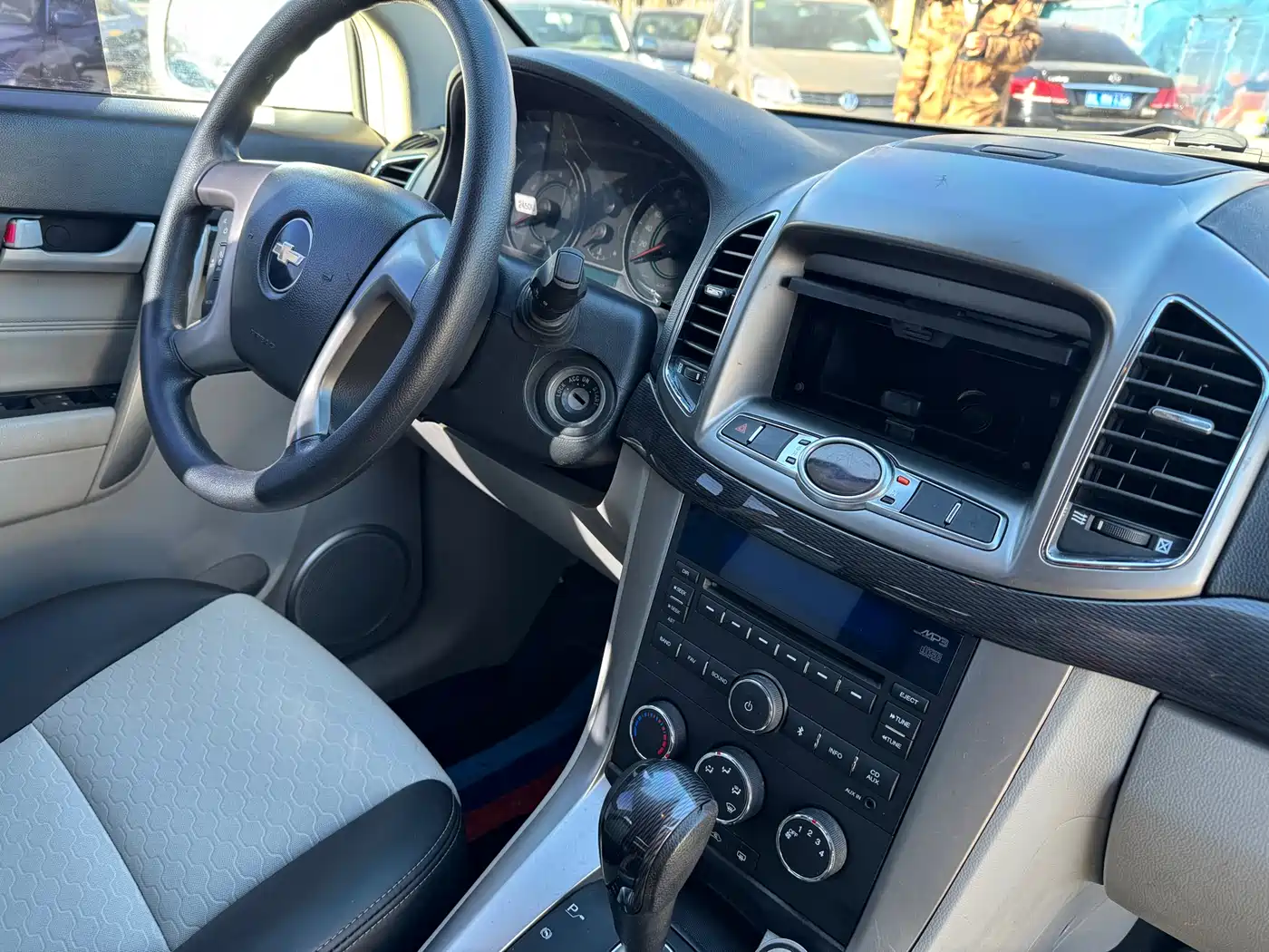 Chevrolet Captiva 2015 2.4L 2WD Urban Edition 5-seater фото 6