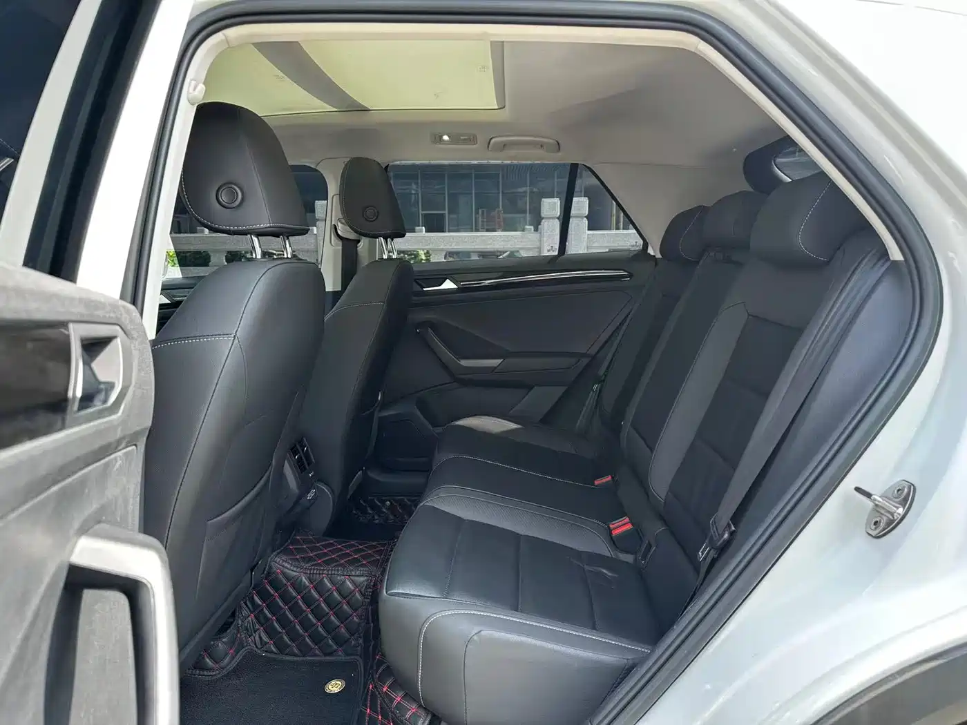 Volkswagen T-ROC 2022 280TSI DSG 2WD Comfort PLUS фото 10
