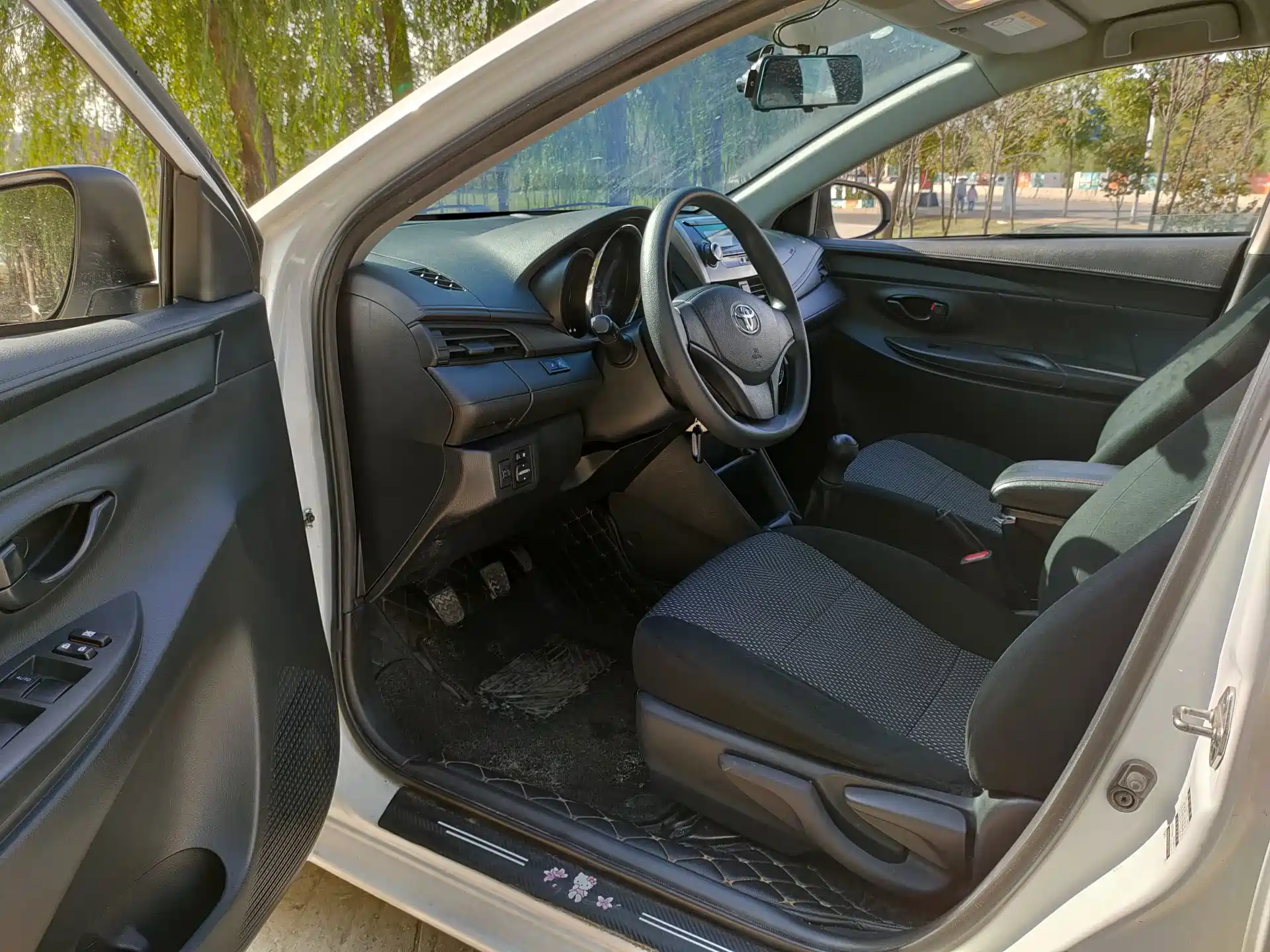 Фото 13 - Toyota Vios