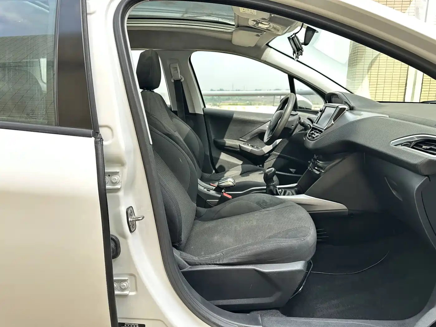 Peugeot 2008 2014 1.6L Automatic Excellence Edition фото 13