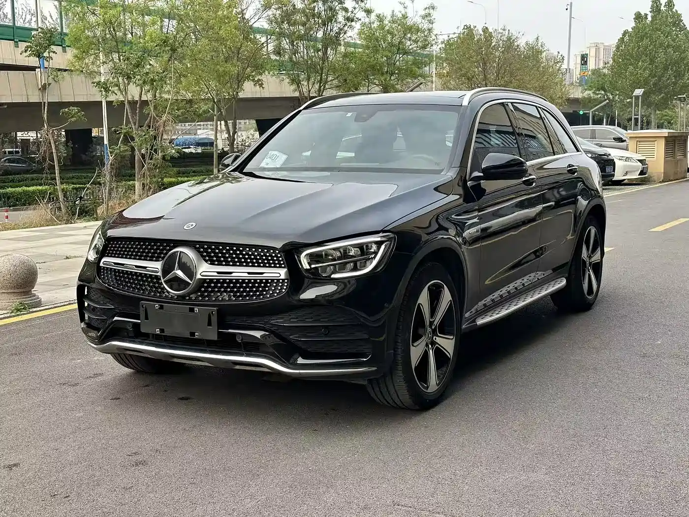 MERCEDES-BENZ GLC