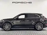 Photo 6 - Porsche Cayenne