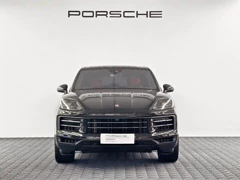 Photo 2 - Porsche Cayenne