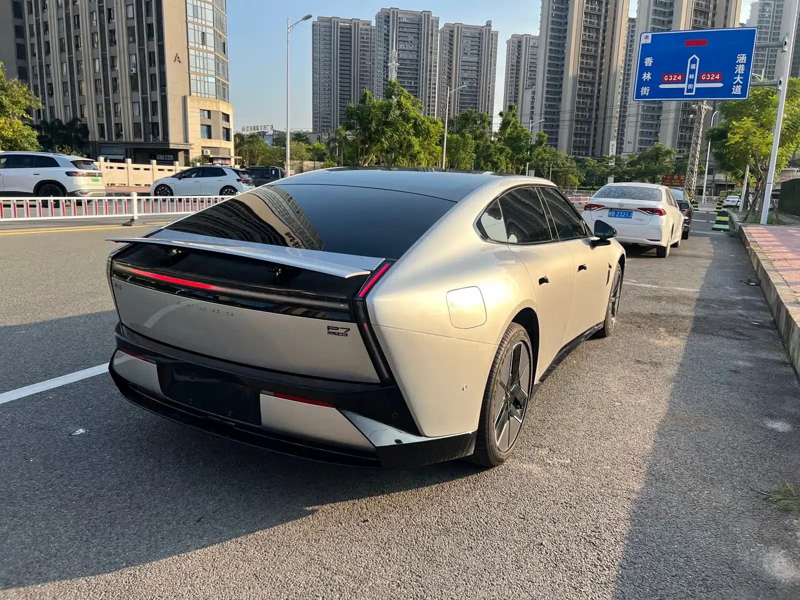 Фото 8 - XPeng P7