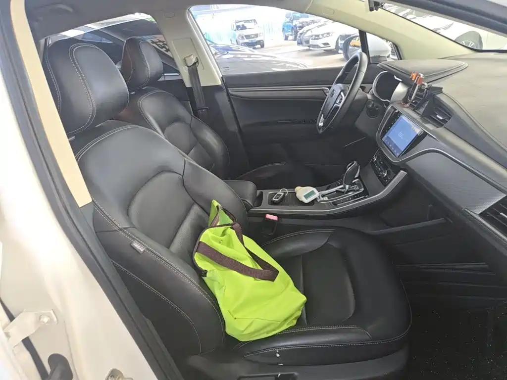 Geely Emgrand GS 2016 2016 Elegance Edition 1.3T Automatic Premium