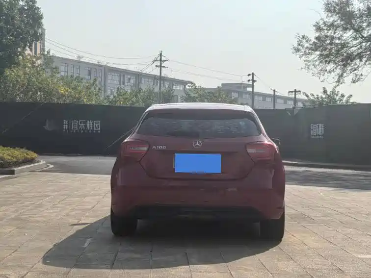 Mercedes-Benz A-Class (Import) 2015 A 180 фото 5
