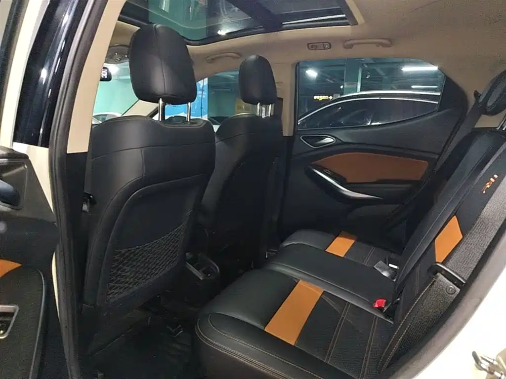 BYD Yuan 2016 1.5TID Automatic Honor фото 17