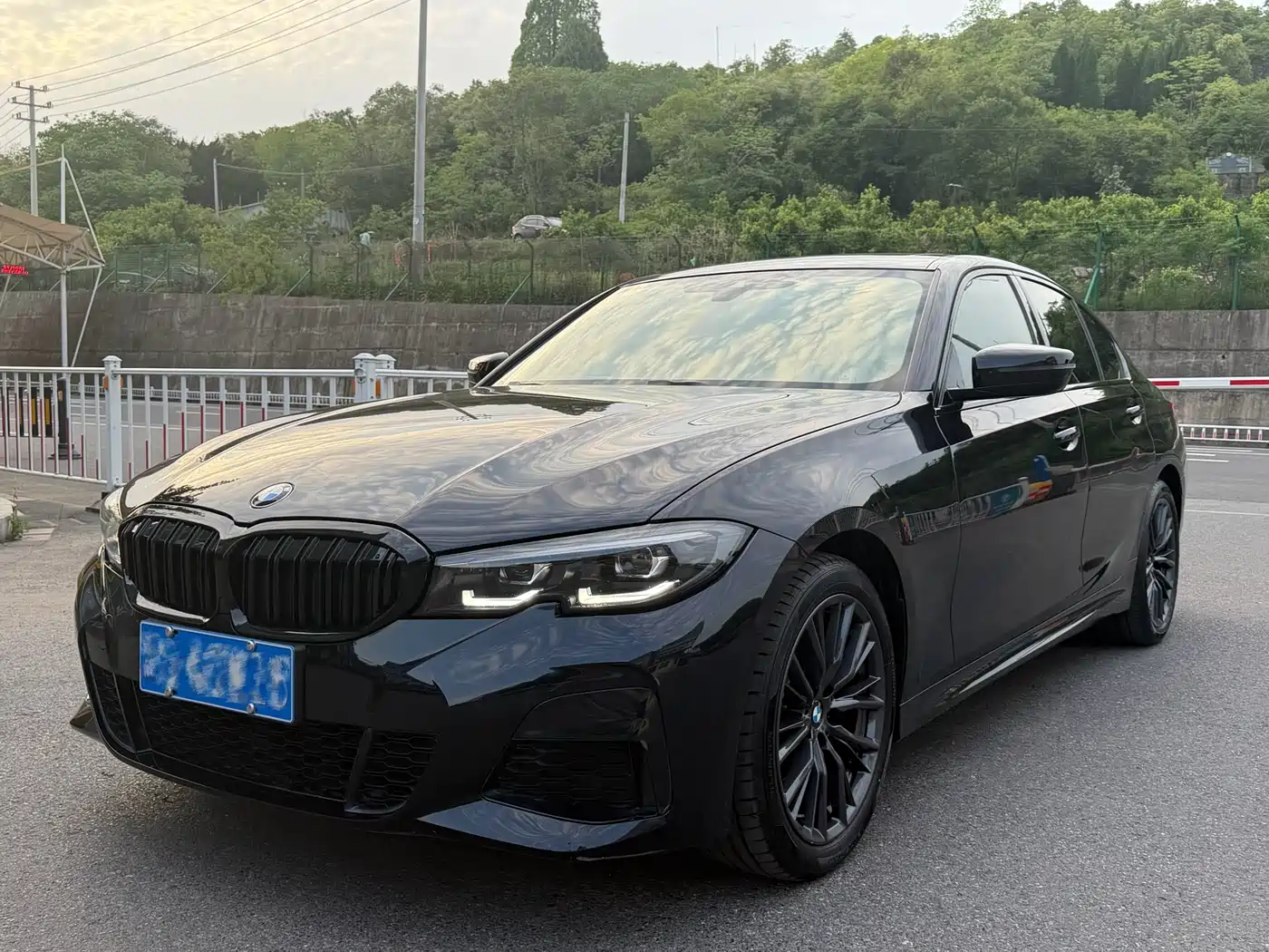 BMW 3 Series 2022 325Li M Sport Shadow Edition