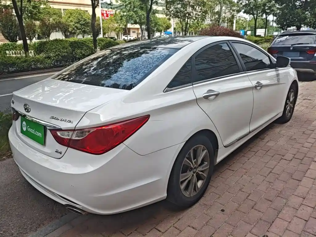 Фото 7 - Hyundai Sonata