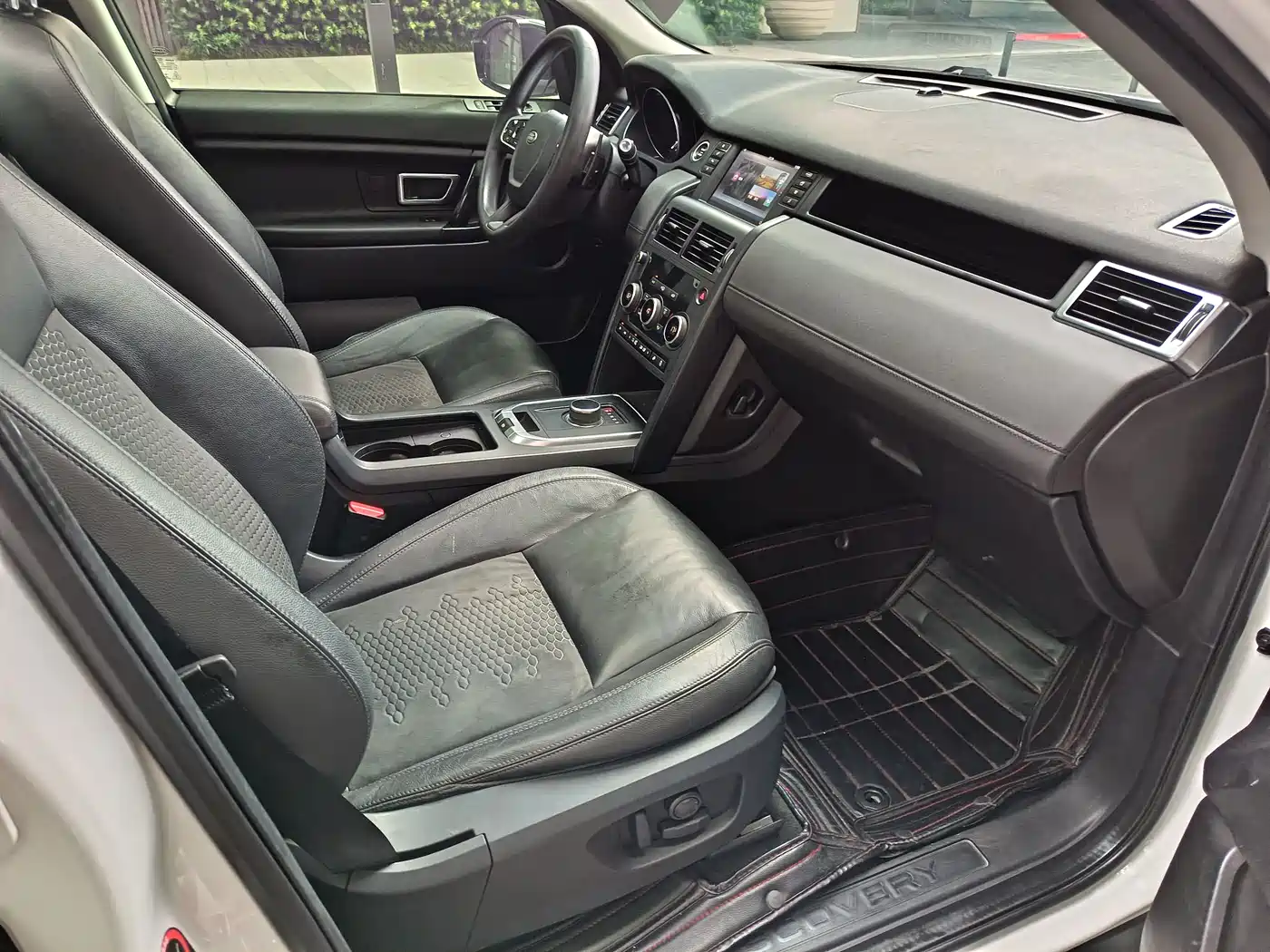Land Rover Discovery Sport 2017 2.0T PURE фото 10