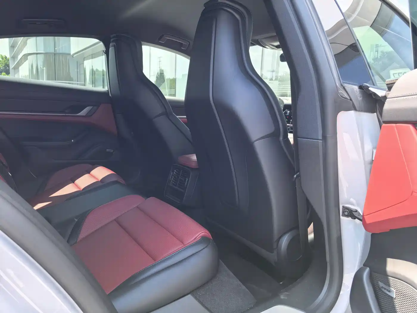 Porsche Taycan 2025 2024 Taycan 4