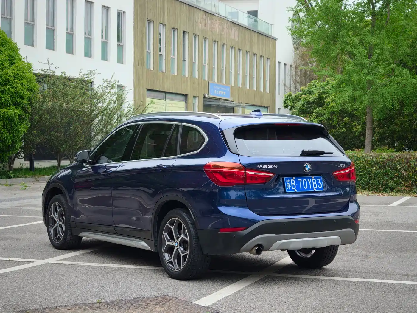 BMW X1 2018 xDrive20Li Premium Model фото 4