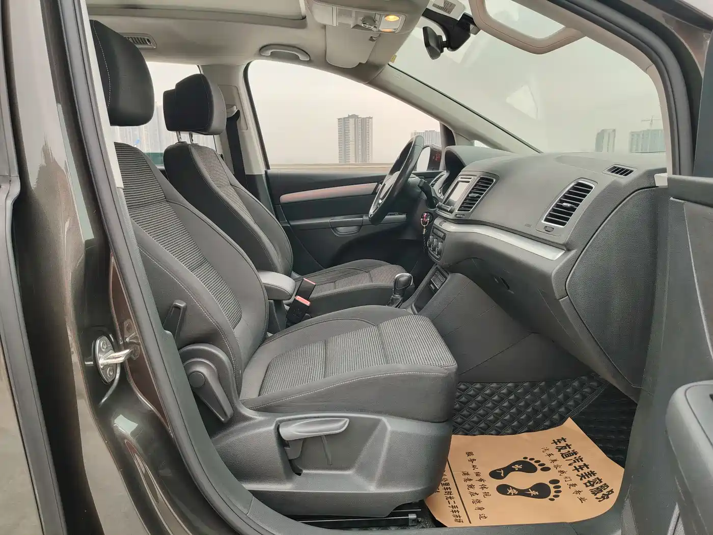 Volkswagen Sharan 2016 380TSI Comfort 7-seater фото 8