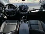 Photo 13 - Chevrolet Malibu XL