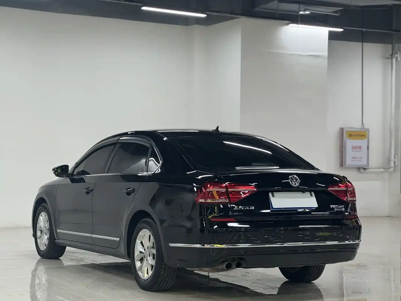 Volkswagen Passat 2017 280TSI DSG Prestige фото 9
