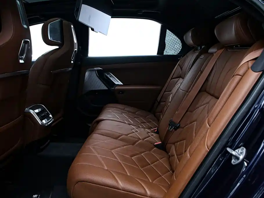 BMW 7 Series 2023 Model 740Li Premium Luxury Package фото 14