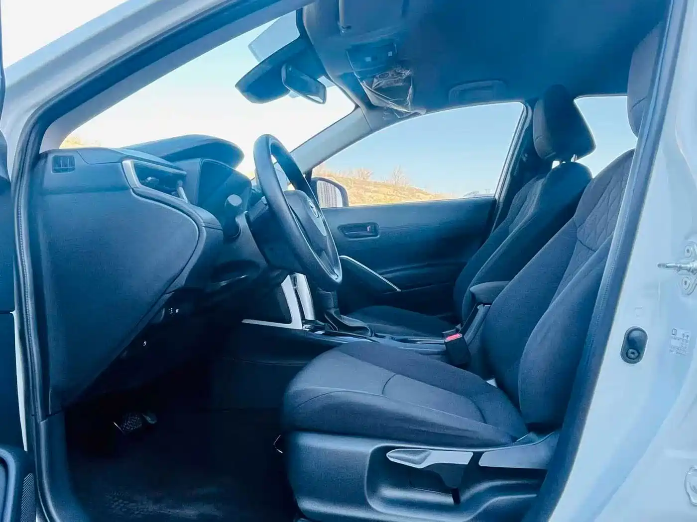 Toyota Corolla Cross 2023 Hybrid 2.0L Pioneer Edition фото 7