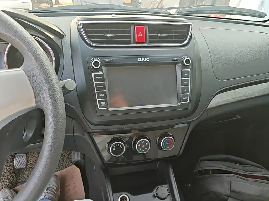 BAIC Huansu S3 2017 2017 1.5L Manual Luxury