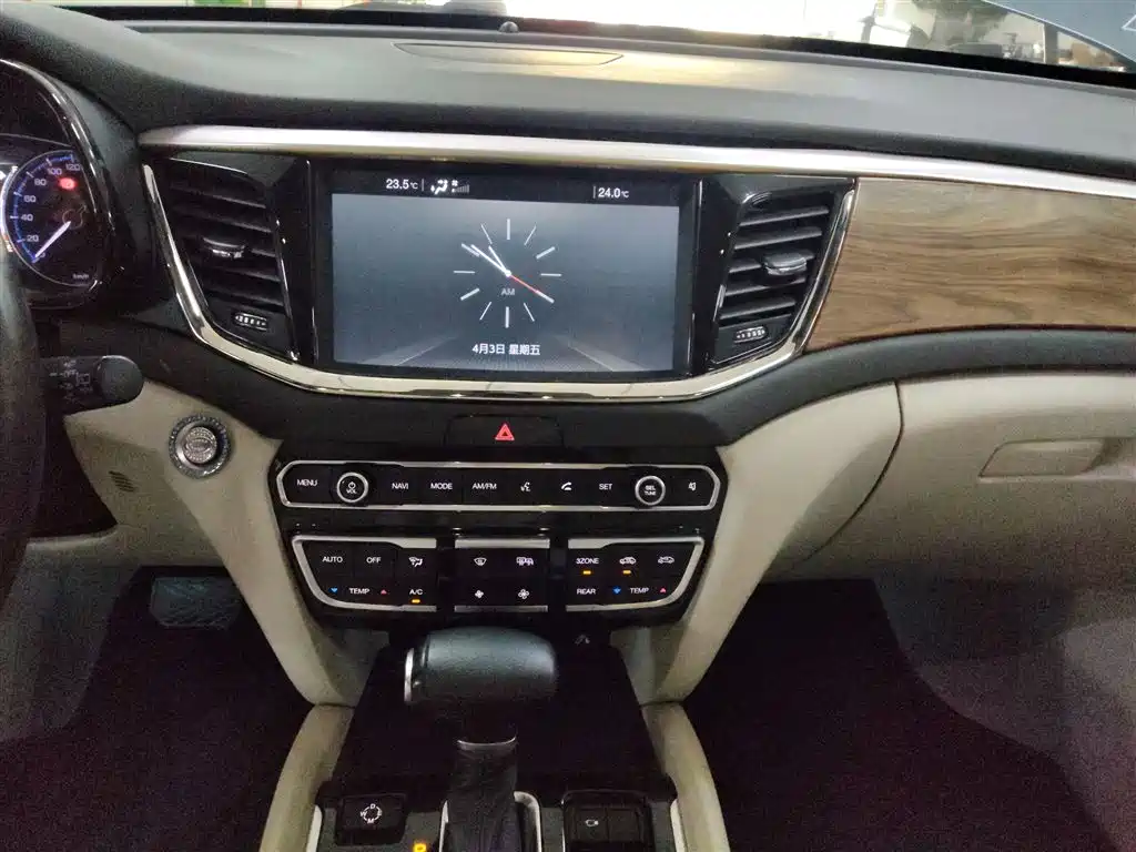 GAC Trumpchi Trumpchi GS8 2017 320T 2WD Luxury Smart Connect (7-seater) фото 9