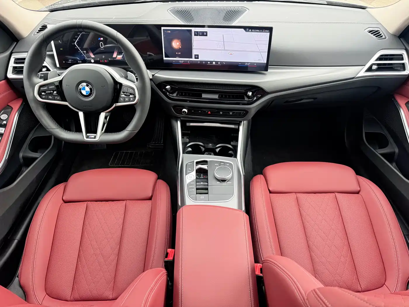 BMW 3 Series 2025 325i M Sport Package фото 12