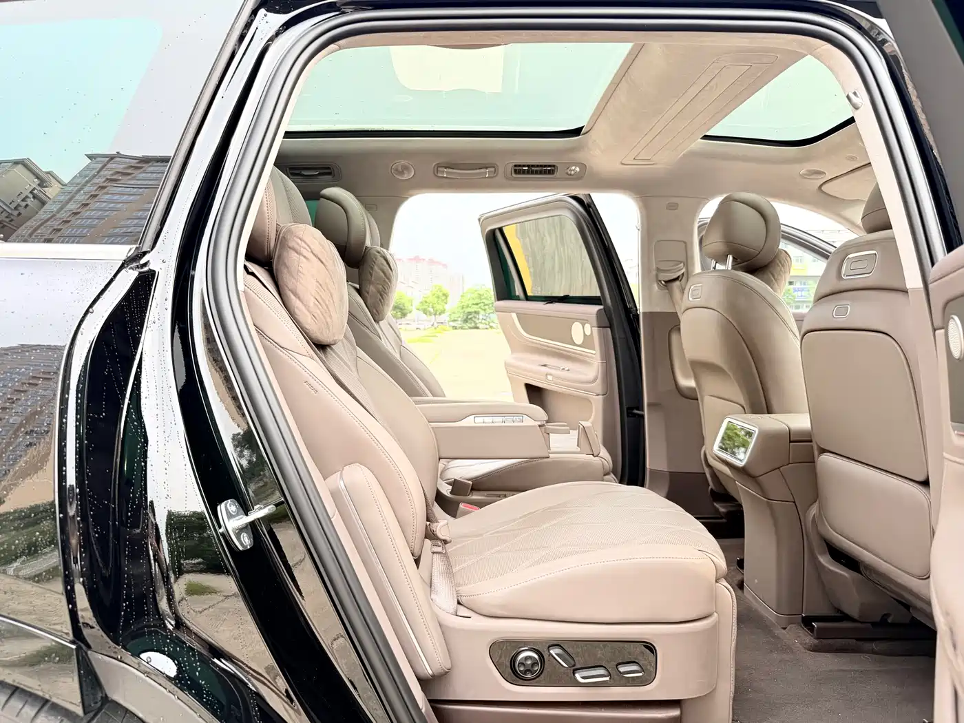 AITO Wenjie AITO M9 2025 Extended Range Ultra 52kWh 6-Seater фото 7