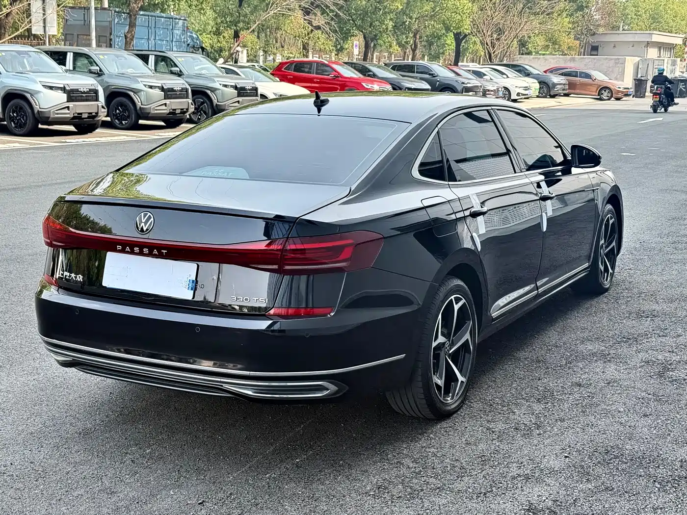 Volkswagen Passat 2024 330TSI Starlight Elite Edition фото 14